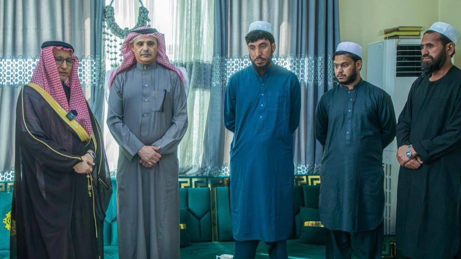 Taliban spokesman says three Pakistani soldiers released at Saudi Arabia's request