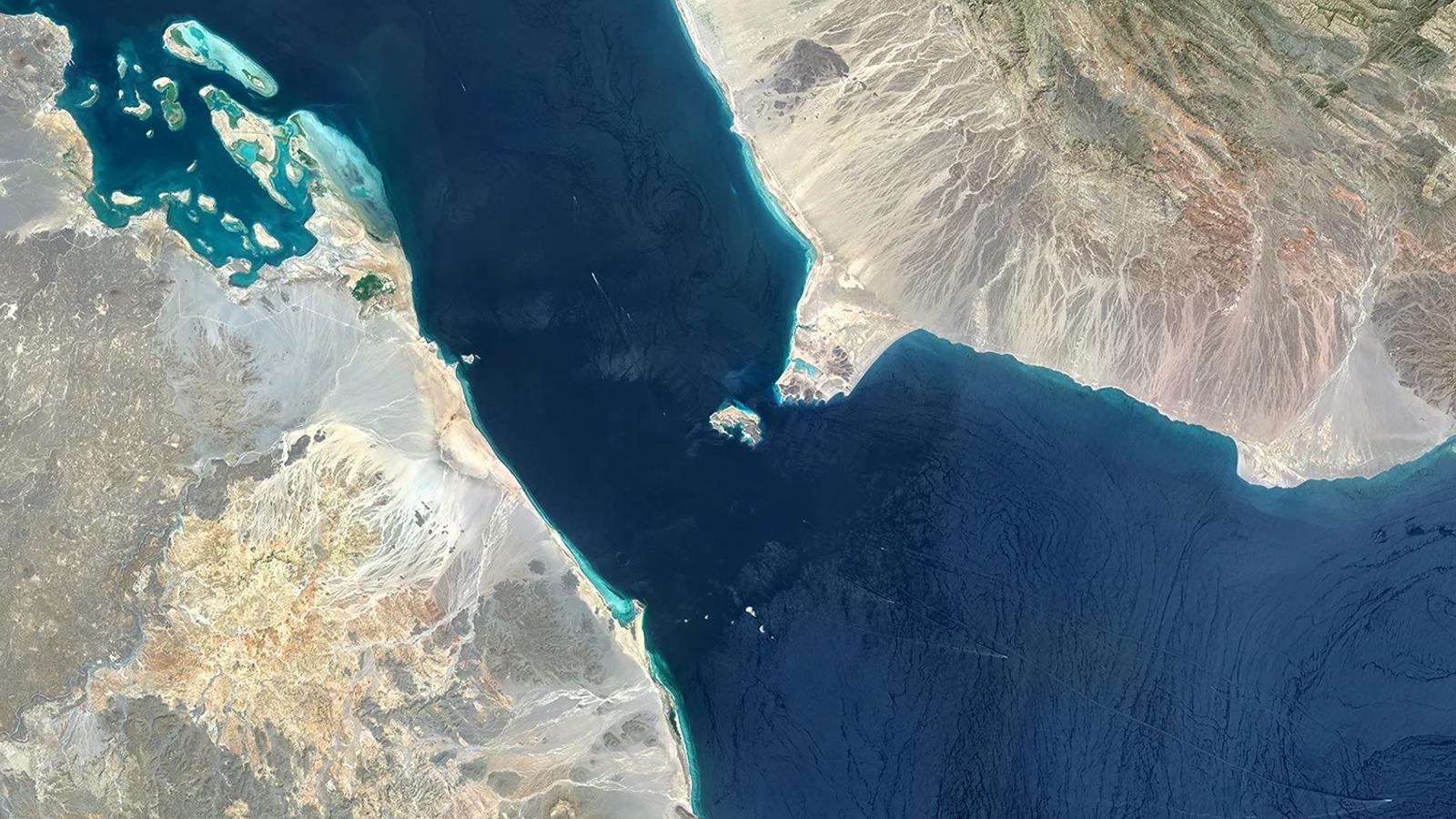 Houthi Official Threatens to Close Bab al-Mandab Strait