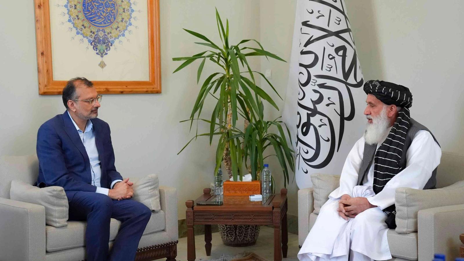 Head of Prime Minister's Office Calls for Accountability in Treatment of Afghan Refugees