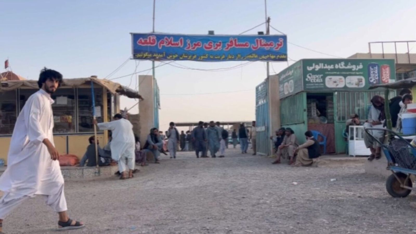 Deported Youth from Iran in Farah Province Report No Job Opportunities
