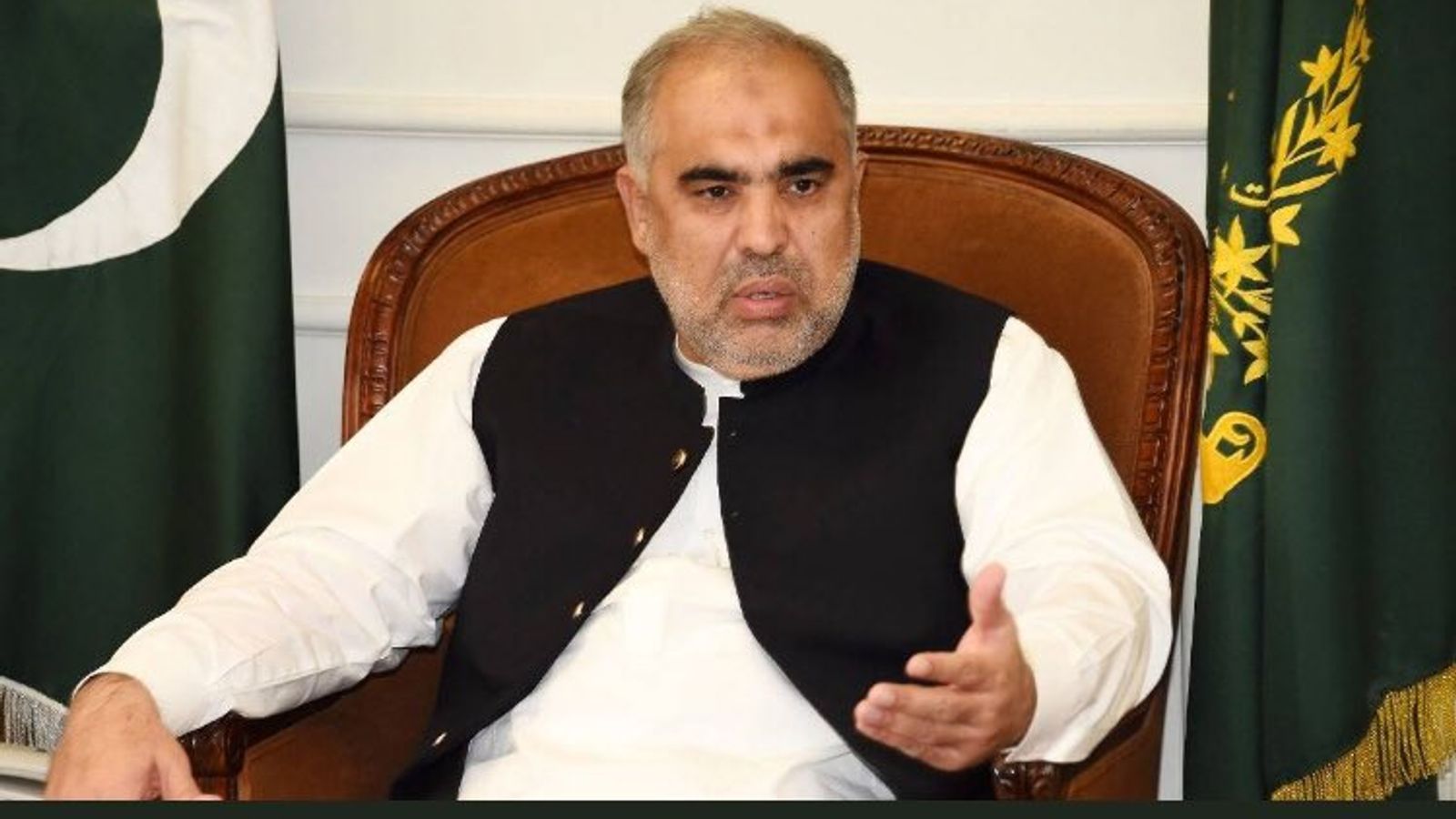 Pakistan Parliamentarian Warns Border Closure with Afghanistan Has Damaged Peshawar's Industry and Trade