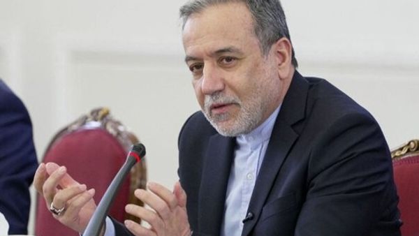 Iran's Foreign Minister Araghchi Calls for End to Regional Conflicts, Warns US Against Ground Invasion