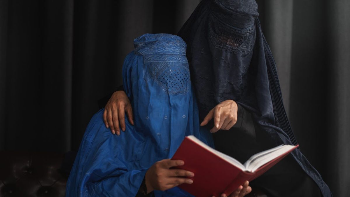 Afghan Women Between Tradition, Limitations, and Desire for Social Presence