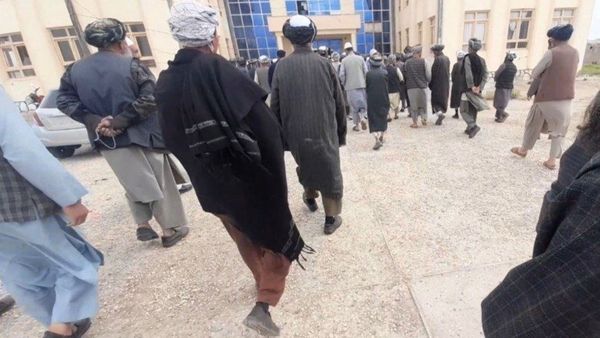Taliban Auto-Rickshaw Ban in Herat Leaves Thousands of Drivers Unemployed, Locals Say