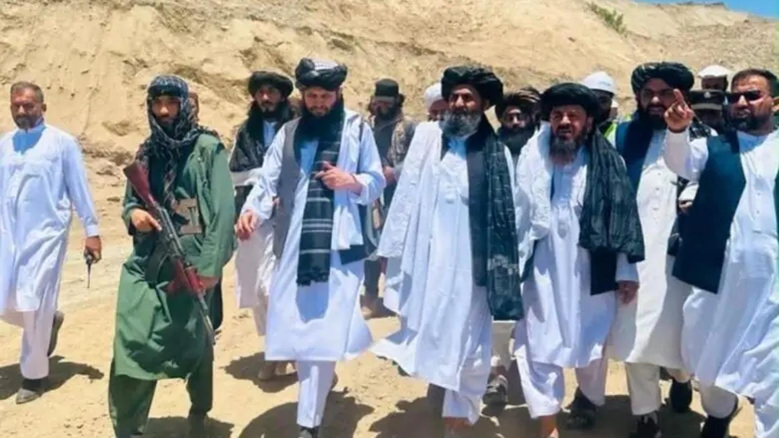 Economic Deputy Visits Safwan Cement Factory in Parwan
