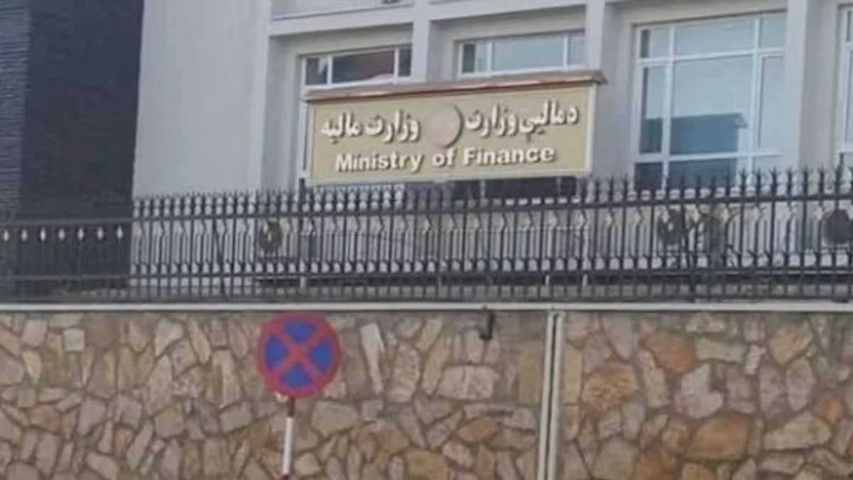 Taliban Agrees to Resume Pension Payments for Retirees Following Protests