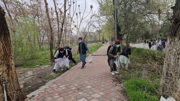 Taliban Higher Education Minister Reportedly Threatens Uzbek Students Over Red Hats