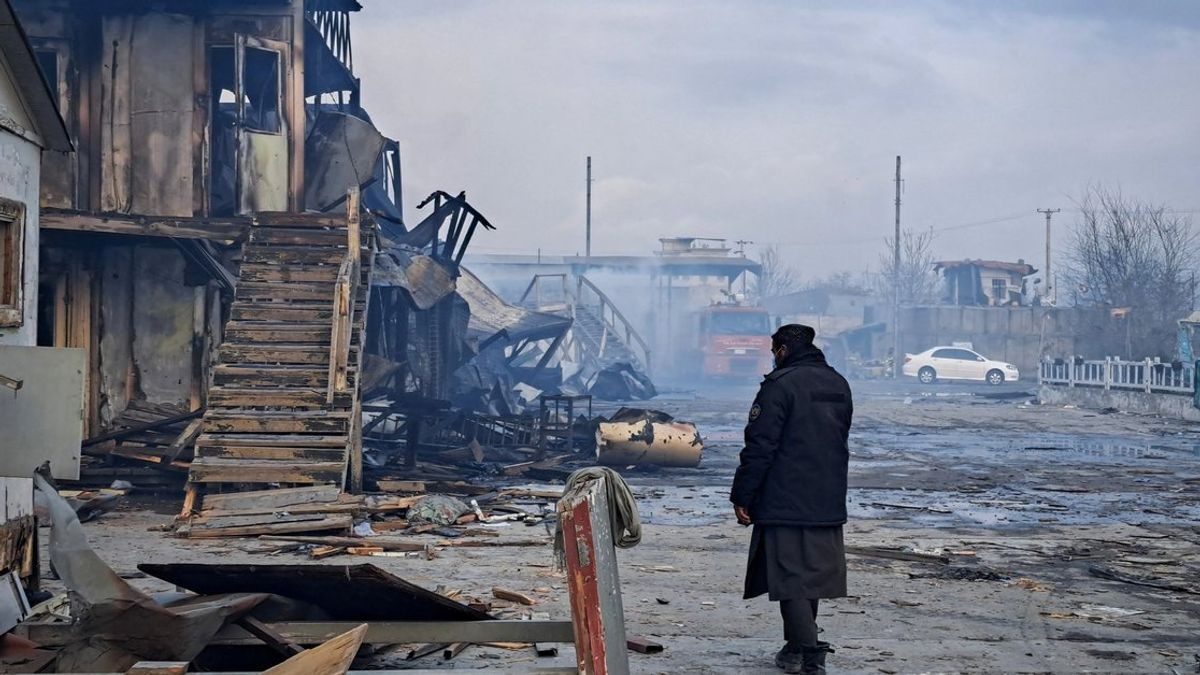 Financial Times Editorial Highlights World's Inattention to Afghanistan Amid Taliban-Pakistan Tensions