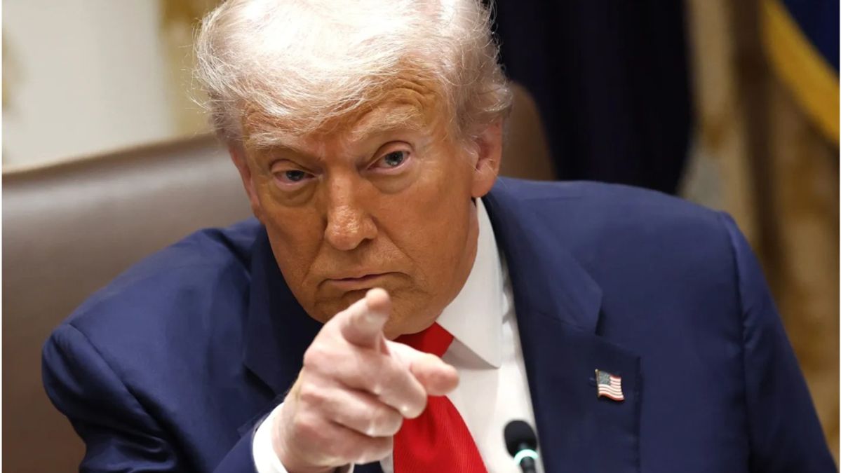 Trump Calls for Iran to Surrender Amid Ongoing Tensions and Diplomatic Efforts