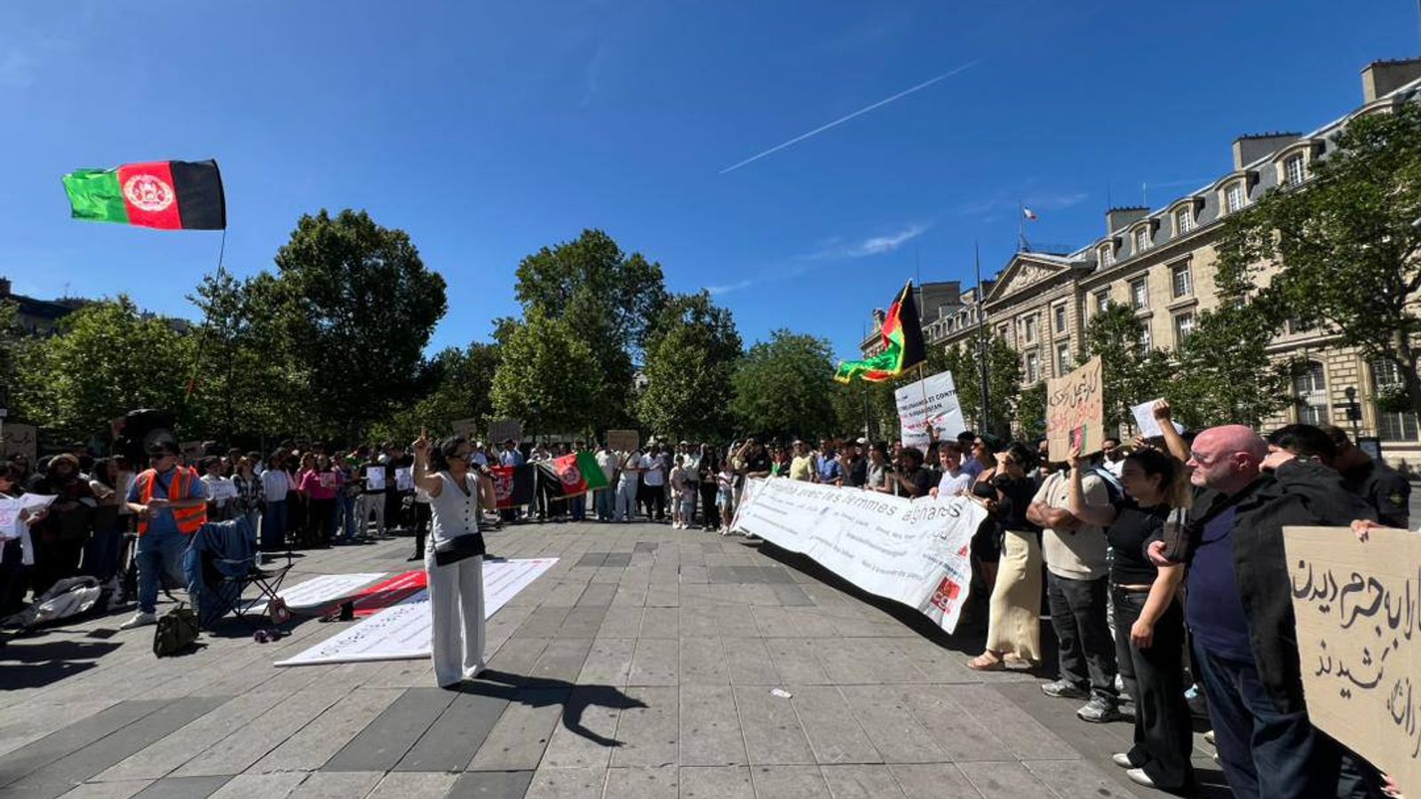 Afghans in Paris Protest Taliban Arrests of Women in Herat