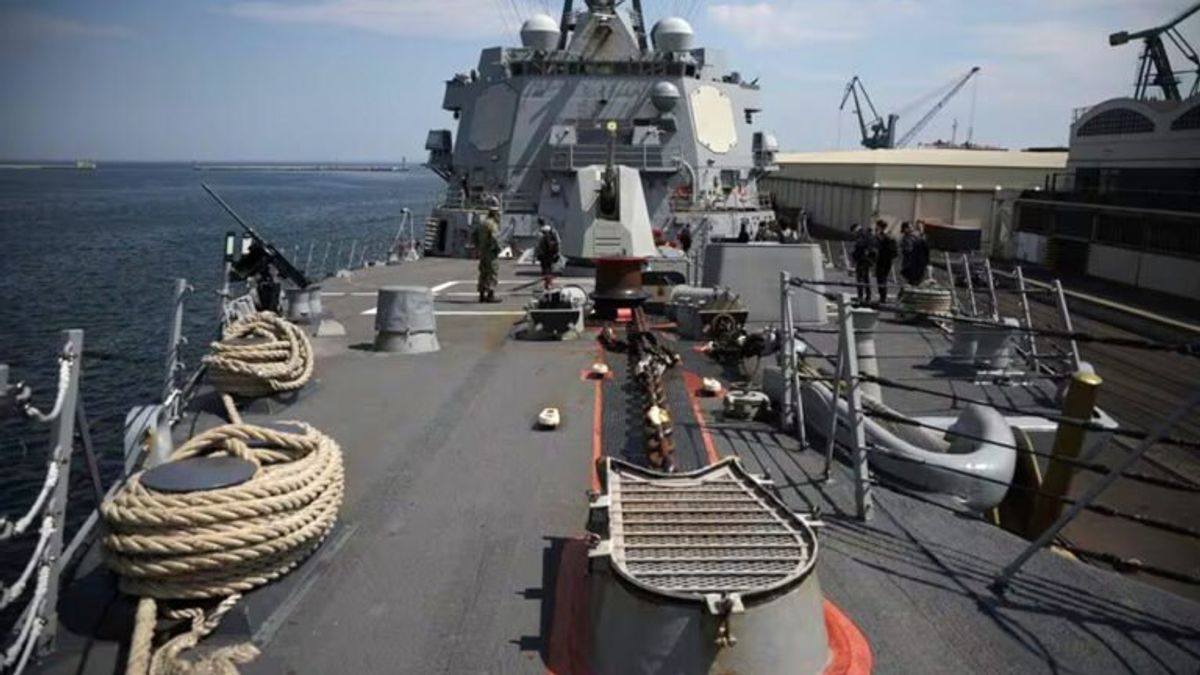 US Transfers 22 Iranian Crew Members to Pakistan Following Vessel Seizure