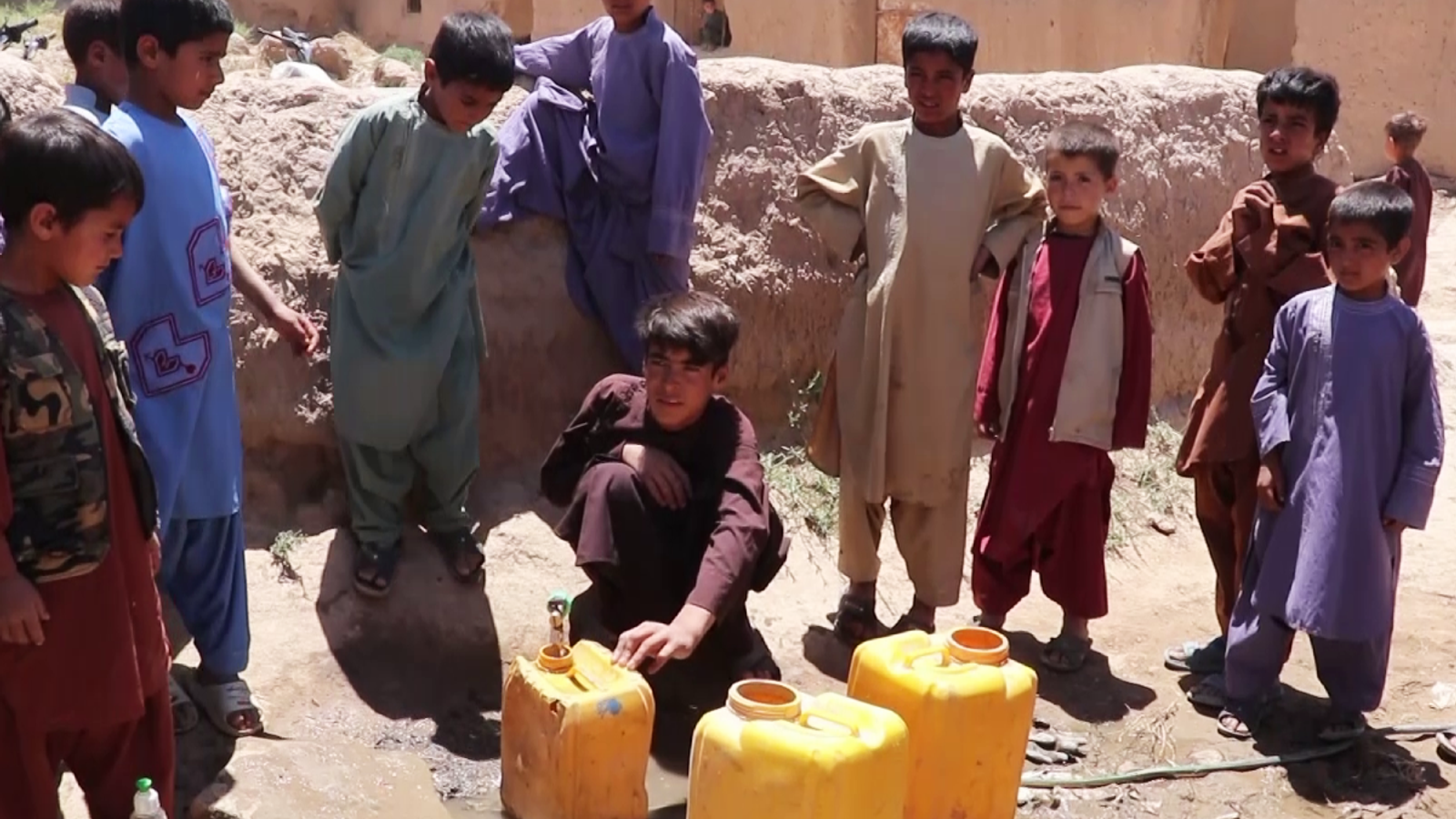 Residents of Ghoran District in Herat Complain of Shortages of Basic Services
