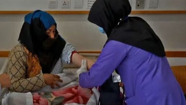 Afghan Midwife Delivers House-to-House Reproductive Health Services in Remote Herat Areas