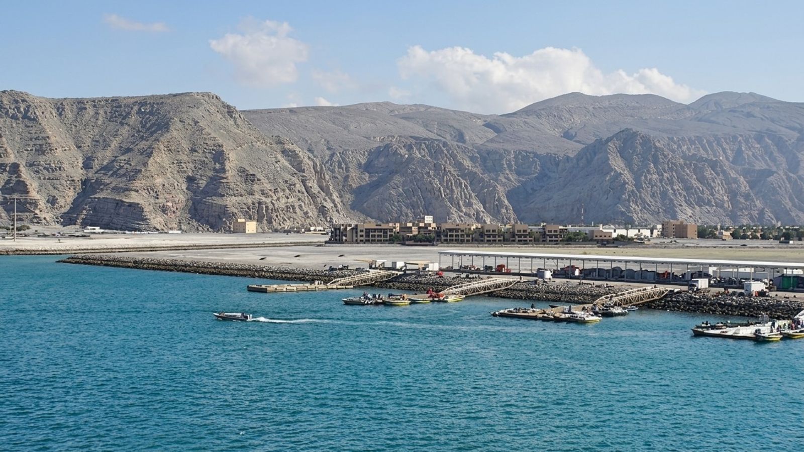 Six Missing, Six Injured After US Strike on Iranian Vessel Near Bandar Lengeh