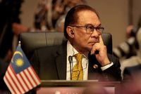 Malaysia's Prime Minister Welcomes Temporary Afghanistan-Pakistan Ceasefire for Eid al-Fitr