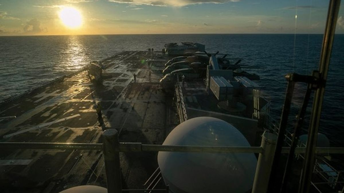 U.S. Deploys USS Tripoli with 3,500 Marines to CENTCOM Region Amid Middle East Tensions