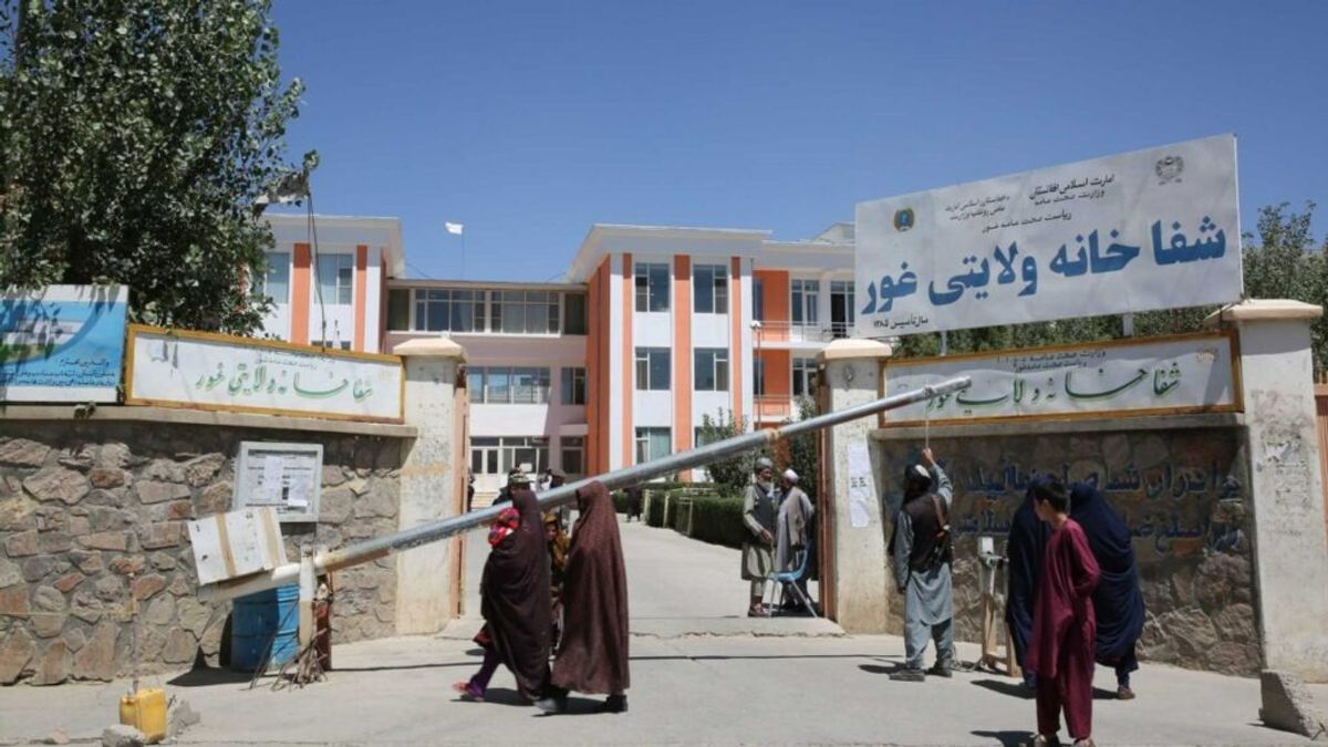 Specialists Resign from Ghor Provincial Hospital Over Improper Conduct by Taliban Officials
