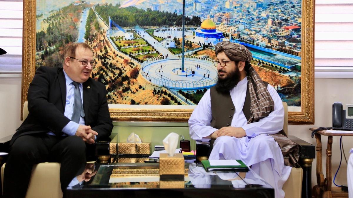 Afghan Envoy in Tehran Meets UNAMA Liaison Chief, Emphasize Bilateral Cooperation