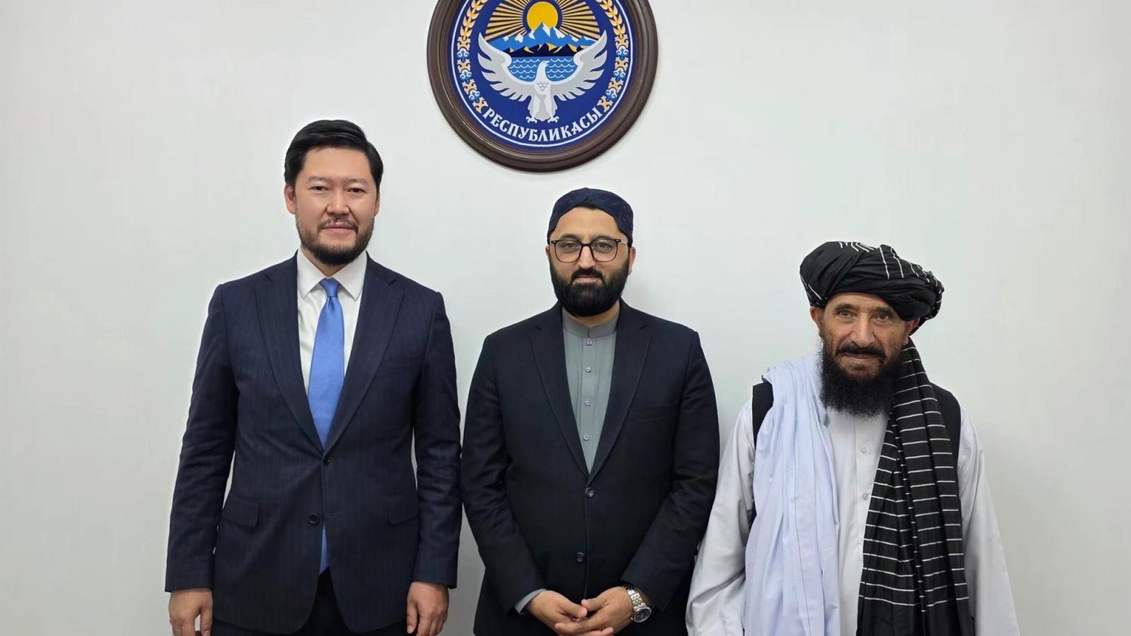 Afghan and Kyrgyz Officials Discuss Expanding Cooperation