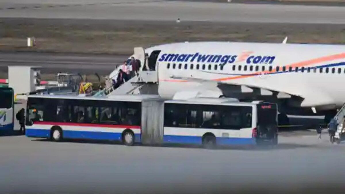 Germany deports 105 convicted Afghan refugees since coalition government took power, expects increase: Die Welt