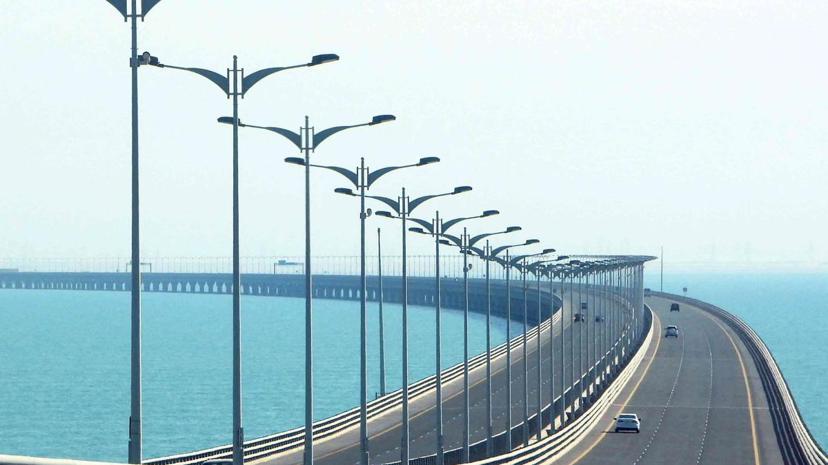 Iran Threatens Retaliatory Attacks on Bridges in Kuwait, Saudi Arabia, UAE and Jordan