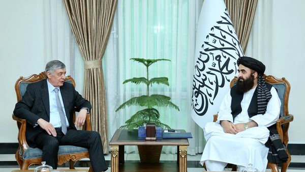 Islamic Emirate Foreign Minister and Russian Envoy Discuss Bilateral Cooperation