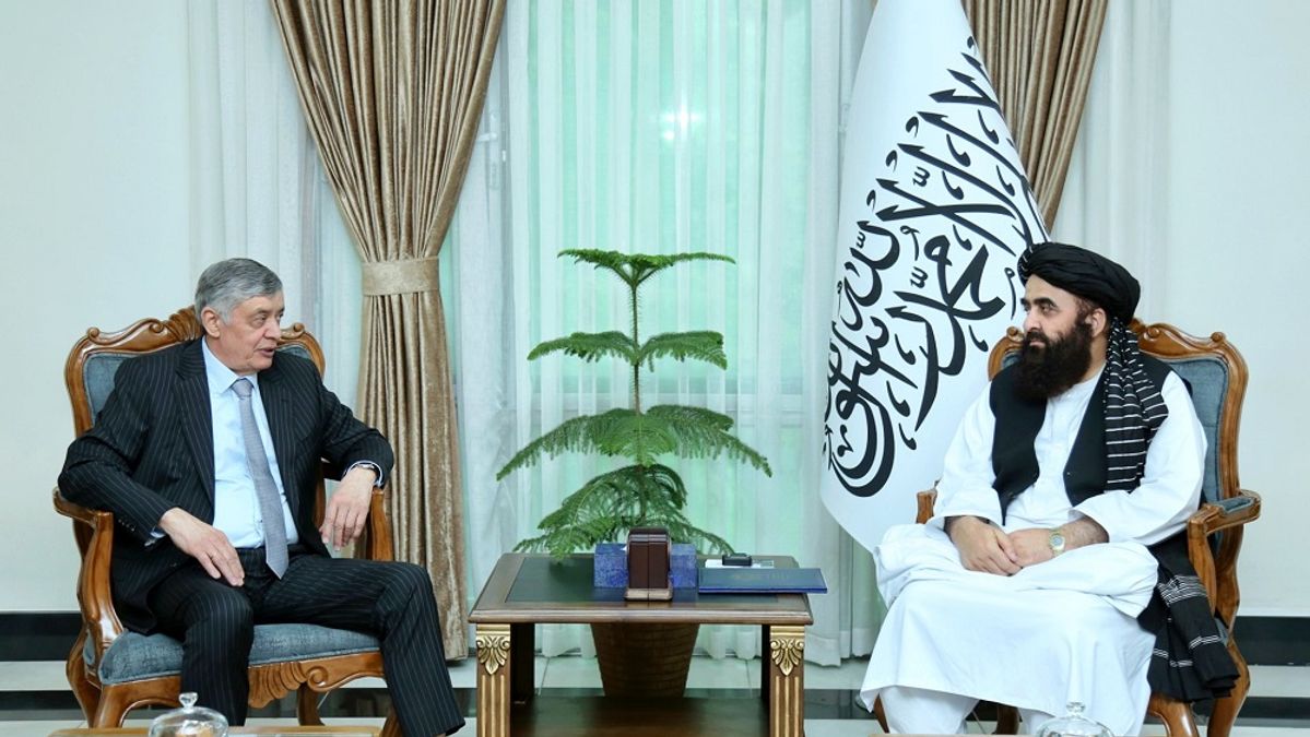 Islamic Emirate Foreign Minister and Russian Envoy Discuss Bilateral Cooperation