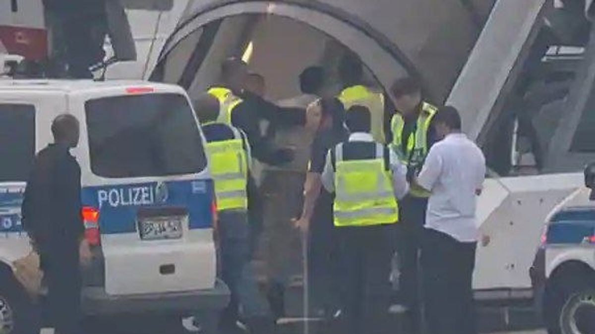 Germany Deports Two Afghan Men Convicted of Crimes to Kabul