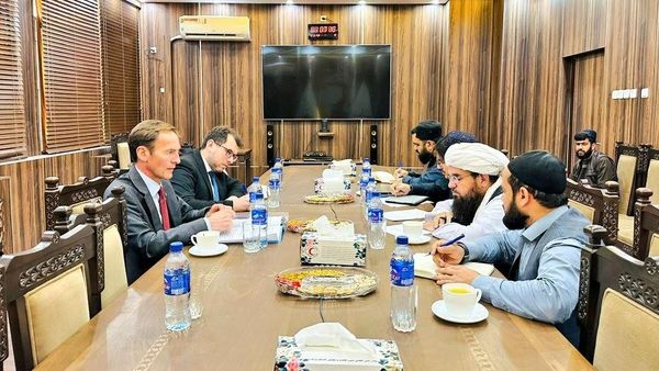 ARCS Chief and UK Representative Discuss Expansion of Humanitarian Aid