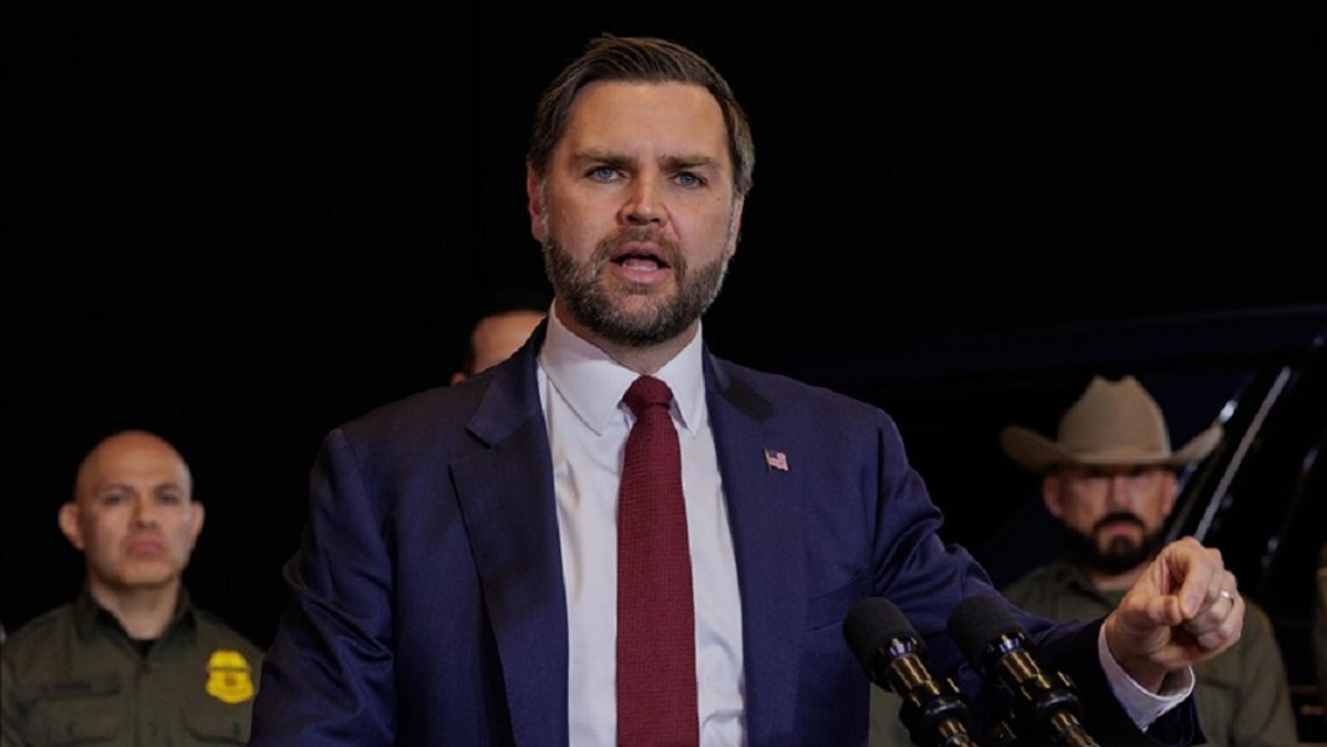 US Vice President Vance Emerges as Key Figure in Iran Peace Efforts