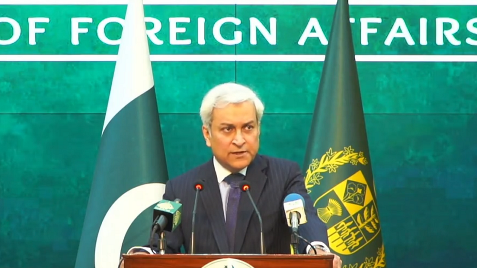 Pakistan Confirms Contacts with China to Reduce Tensions with Afghanistan