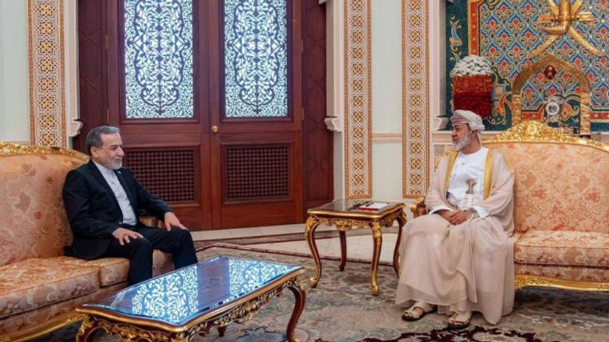 Iranian Foreign Minister Continues Shuttle Diplomacy Between Oman and Pakistan Amid Iran-U.S. Negotiations