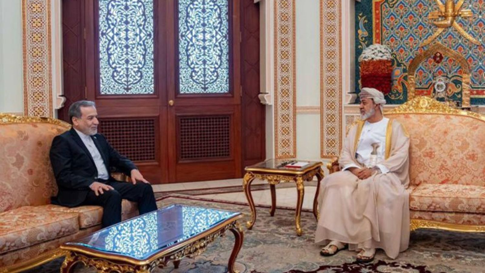 Iranian Foreign Minister Continues Shuttle Diplomacy Between Oman and Pakistan Amid Iran-U.S. Negotiations