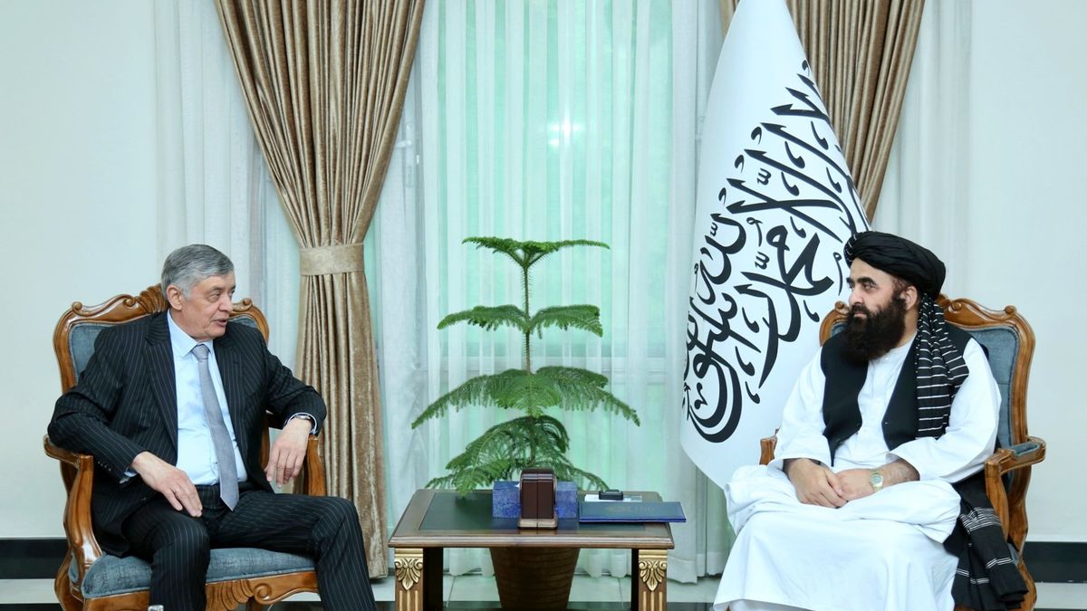 Afghan and Russian Officials Discuss Expanding Economic and Energy Cooperation