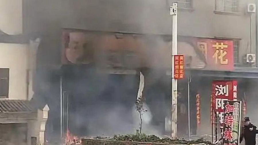 12 Killed in Fireworks Store Explosion in Hubei, China