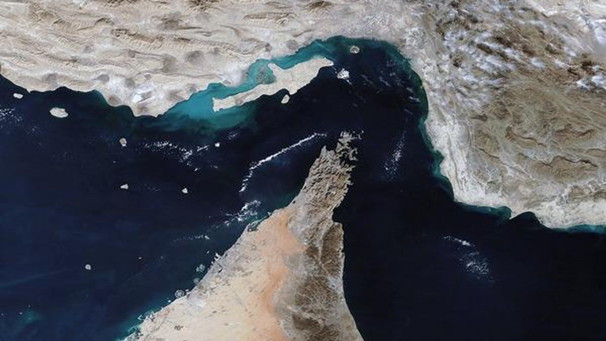 Iranian Forces Reportedly Strike US Warship in Strait of Hormuz