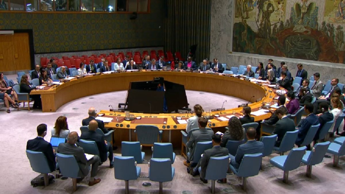 Commerce Minister Azizi Highlights Economic Growth Under Islamic Emirate at Kabul Exhibition