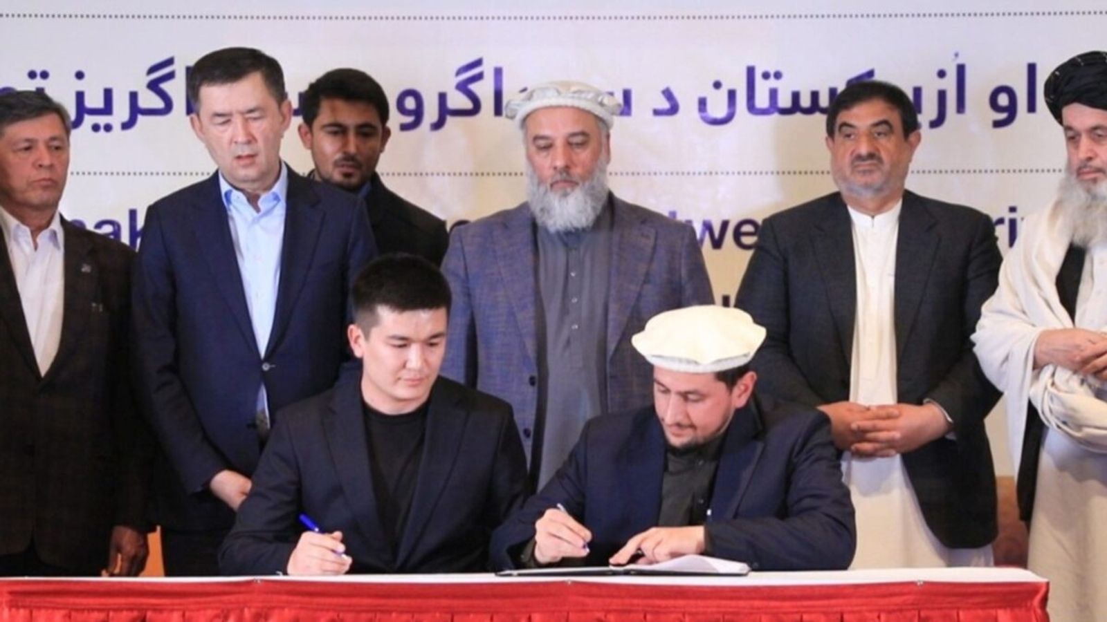 Afghan and Uzbek Businessmen Sign 25 Trade MoUs Worth $300 Million