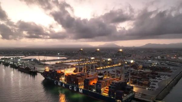 10,000 Containers of Afghan Transit Goods Stuck at UAE's Jebel Ali Port Amid Iran-US Tensions