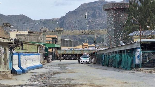 Pakistani Students in Afghanistan Demand Reopening of Torkham Border Crossing