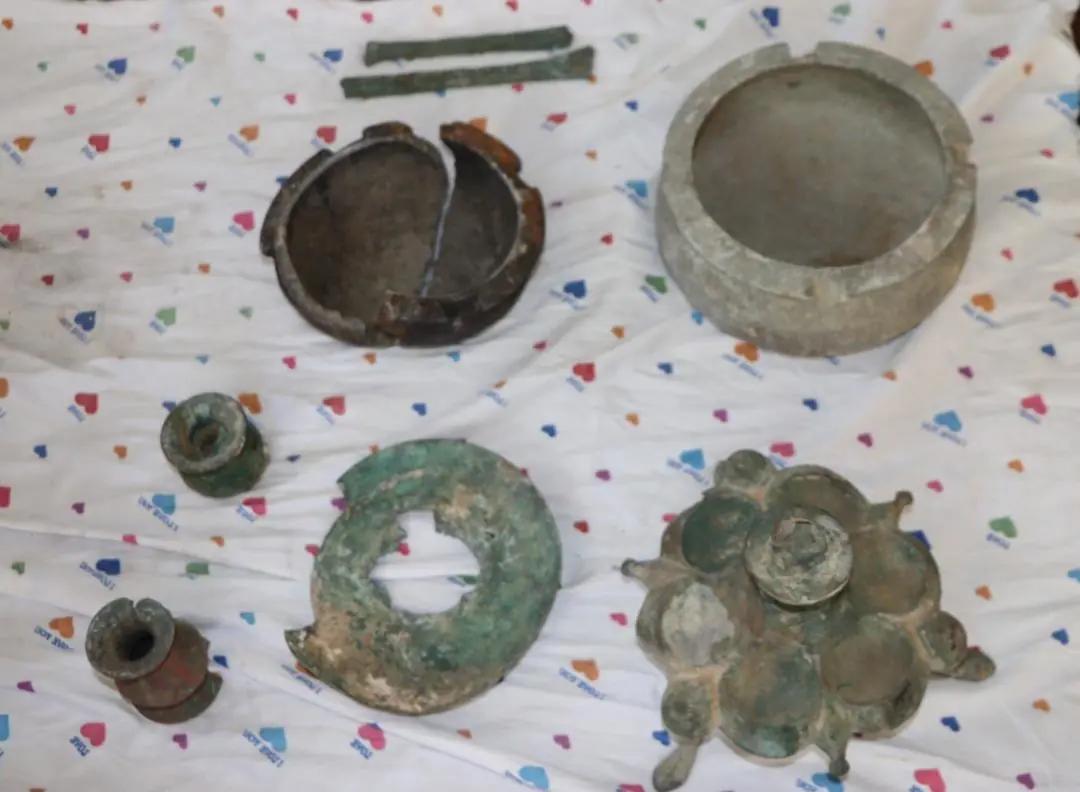Seven Historical Artifacts Discovered in Sar-e Pul and Handed Over to Information and Culture Directorate