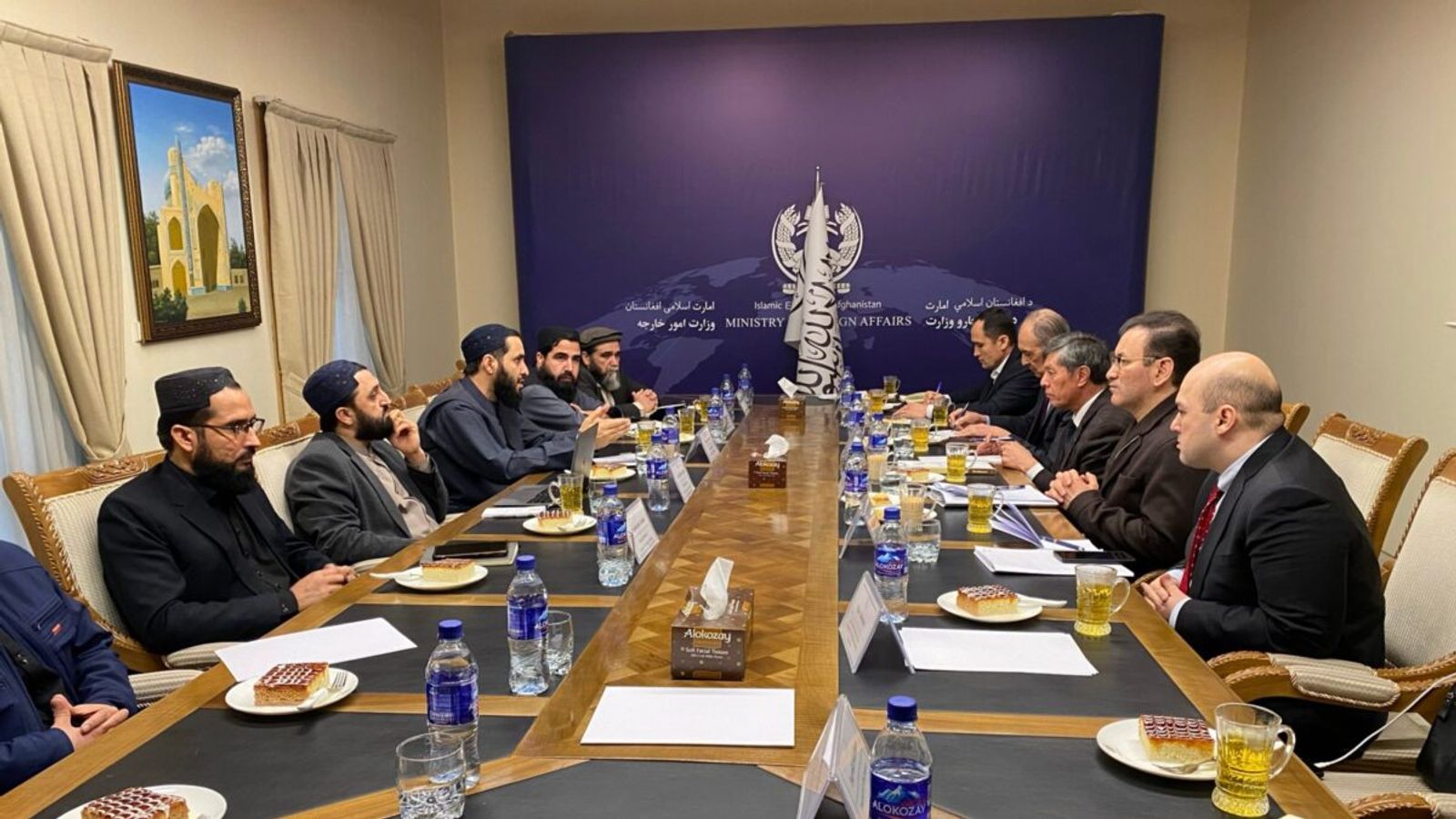 Uzbekistan and Taliban delegations hold meeting on strategic goals