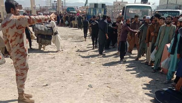 426 Afghan Refugees Released from Pakistani Prisons