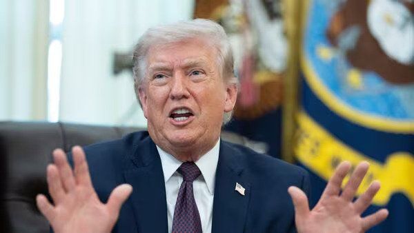 Trump Urges Iranians to Rise Up Against Government if Ceasefire Declared