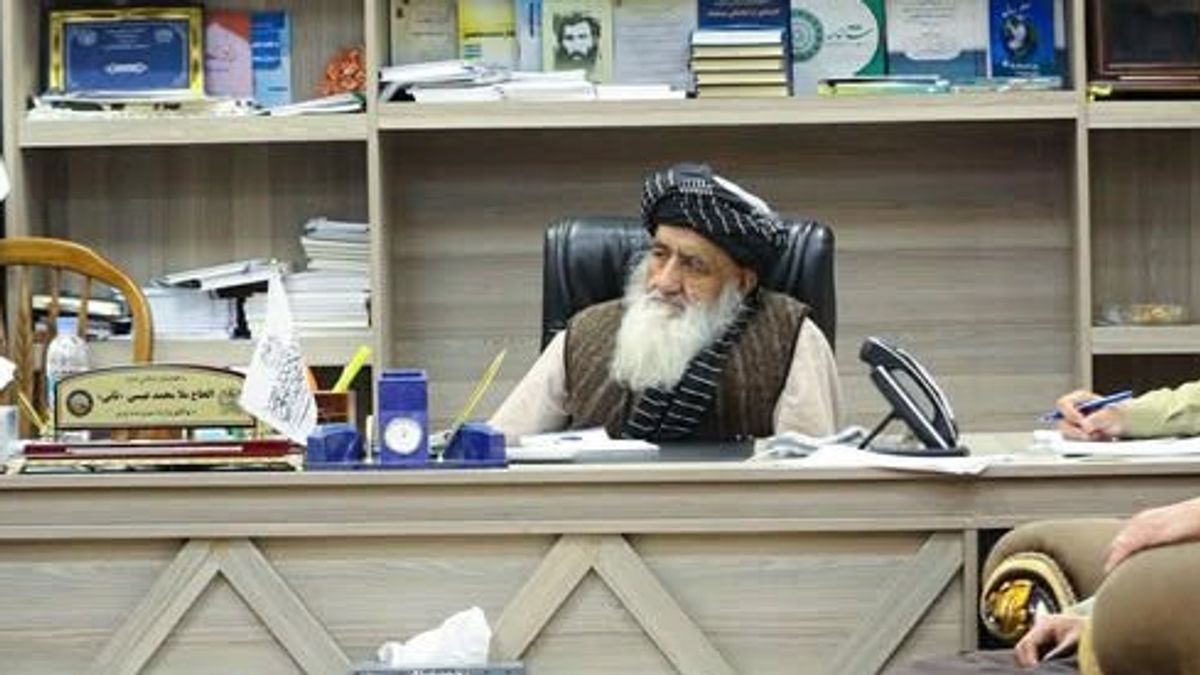 Photo of Mullah Omar Visible in Taliban Public Works Minister's Office Amid Image Ban