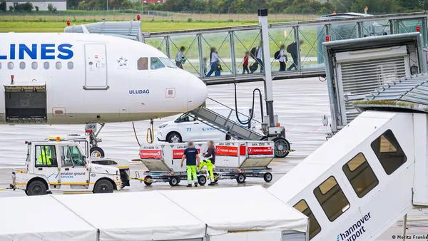 Germany Deports 20 Afghan Criminal Asylum Seekers to Kabul