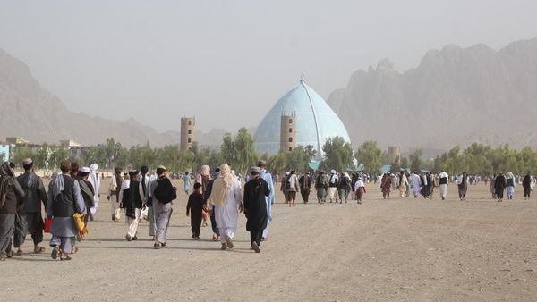Taliban Holds Eid al-Fitr Prayers a Day Earlier Than Many Islamic Countries