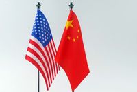 US Senators Visit China Ahead of Leadership Summit to Promote Stability