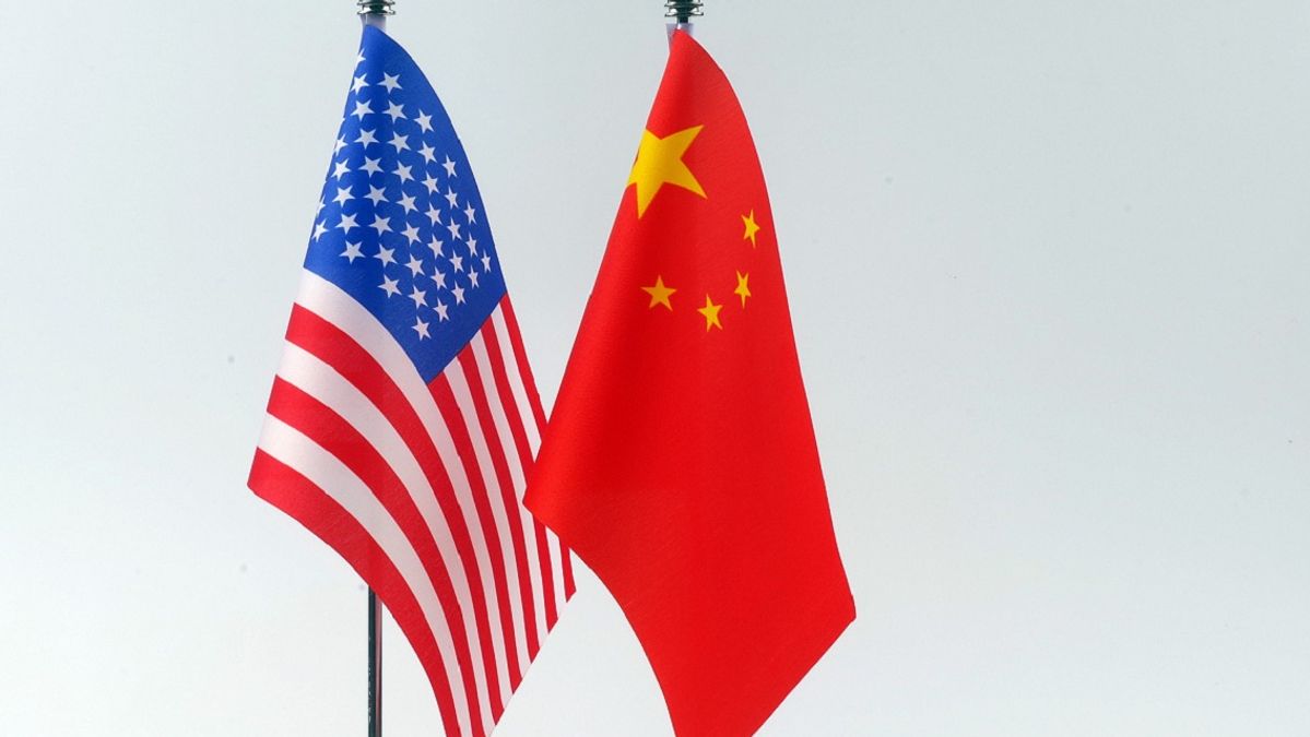US Senators Visit China Ahead of Leadership Summit to Promote Stability