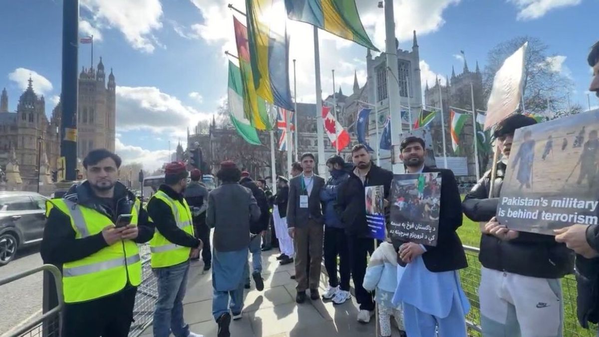 Pashtun Tahafuz Movement Protests in London Against Pakistan's Attacks on Afghanistan